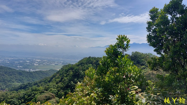 【台灣小百岳】攀登特色圓木棧道 大坑3號步道登頭嵙山