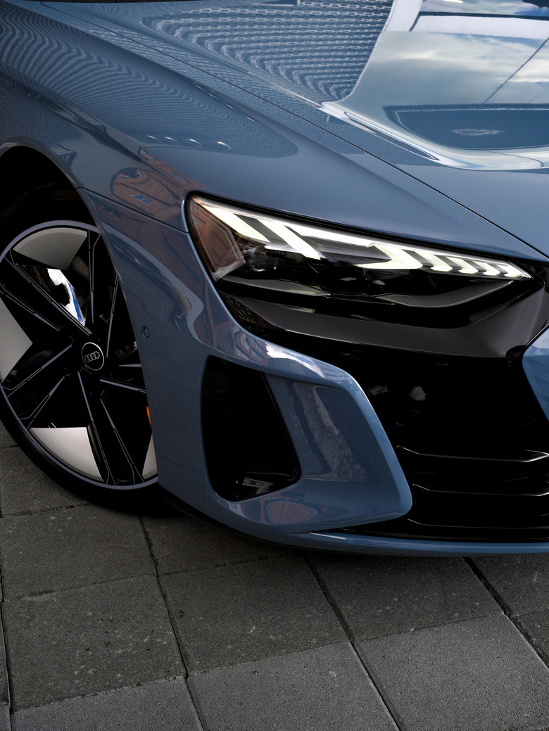交車照片分享｜e-tron GT quattro Black Edition｜金屬蒼鷹灰 Kemora Gray 8R