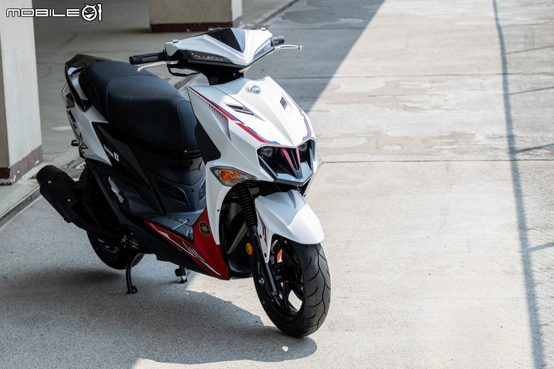 SYM JET SL / SL+ SuperC 小改款試駕|腹內大升級,導入電推 ZRSG 3.0!
