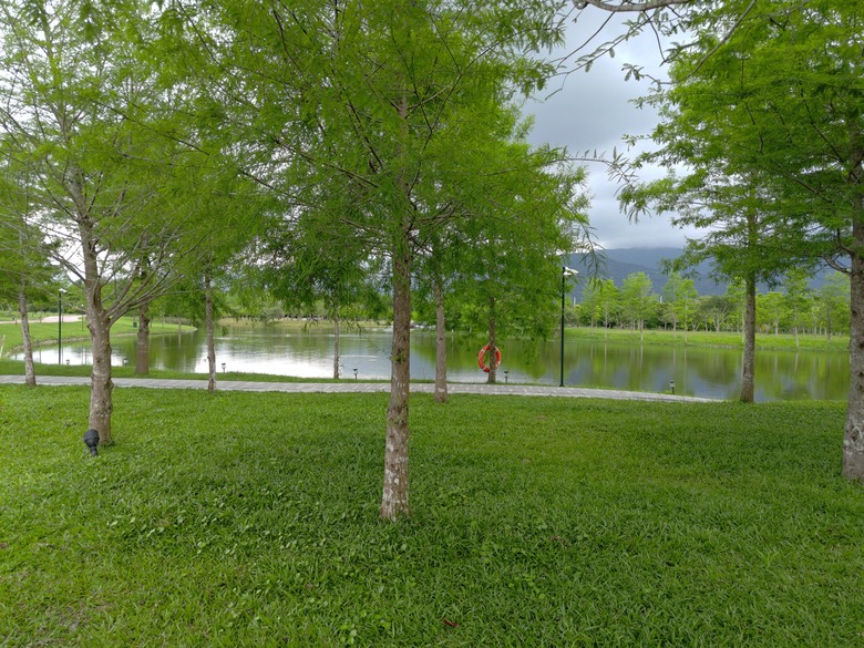 點我看大圖 【遊記】在花蓮只要跟「星巴克」有關,就會成為「熱門景點」,A2 水岸 - 大漠國渡