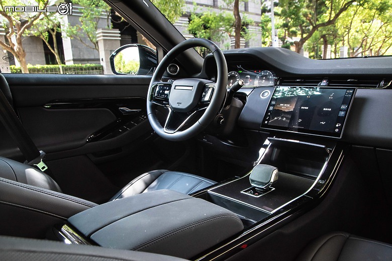 Range Rover Evoque 新年式試駕|新增「都會魅影版」,黑化套裝一次奉上!