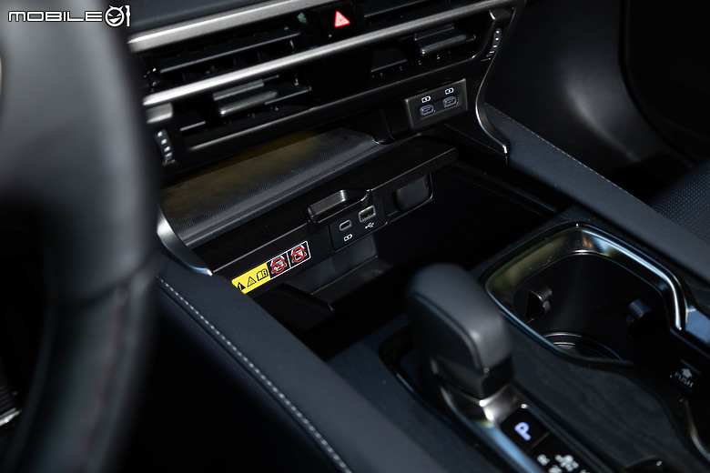 Lexus RX 450h+ 旗艦版試駕|淺嚐純電生活,從插電式油電動力開始!