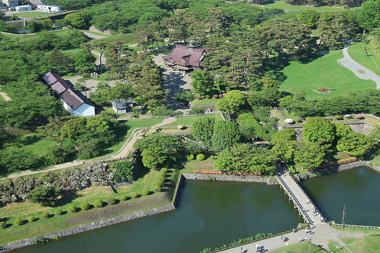 點我看大圖 夏日北海道自由行-函館篇(五稜郭/旬花/大黑屋/函館朝市/金森紅磚倉庫/小丑漢堡/八幡坂/元町/根室花丸/函館山)