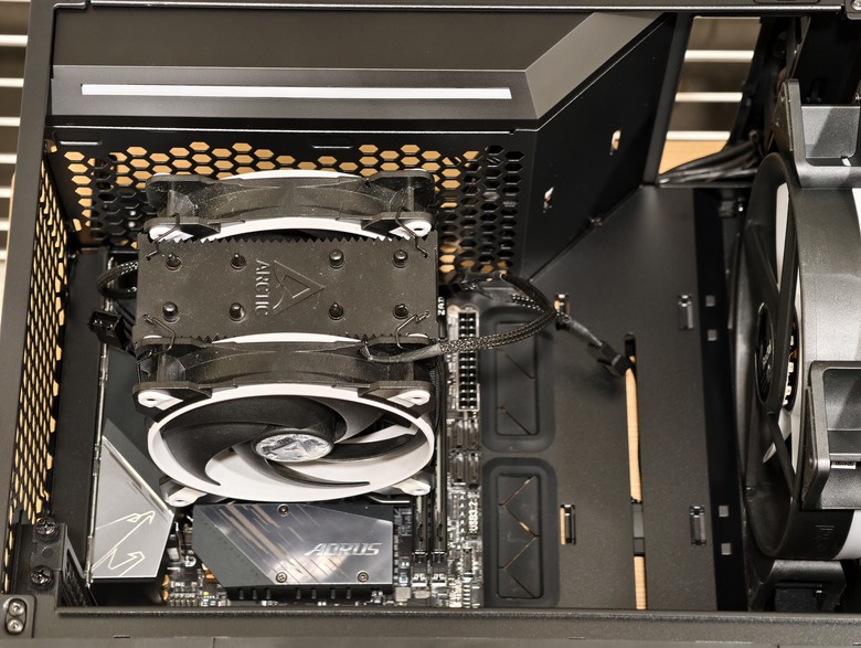 (舊殼開箱) 主打高風量的散熱布局，Fractal Design Torrent Compact & Nano開箱試用