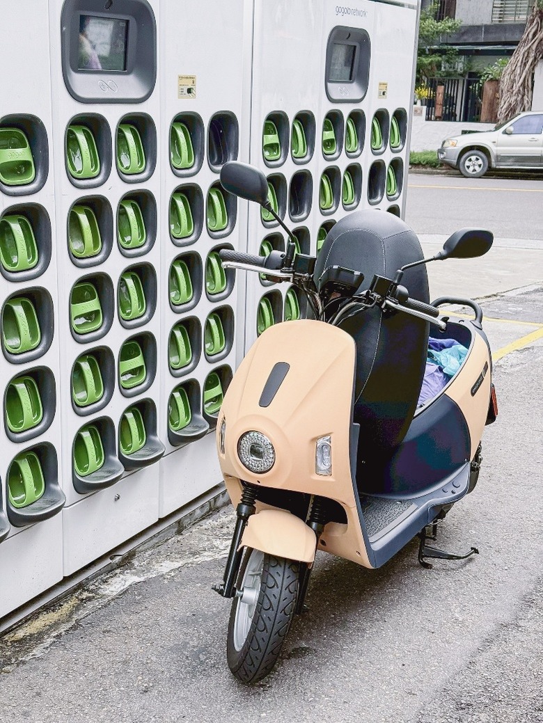 綠牌小電車EZ1夏日街道漫遊記