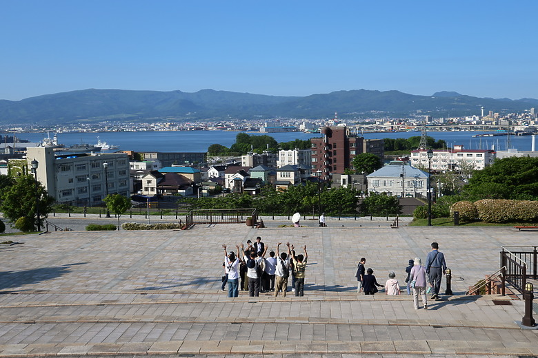 點我看大圖 夏日北海道自由行-函館篇(五稜郭/旬花/大黑屋/函館朝市/金森紅磚倉庫/小丑漢堡/八幡坂/元町/根室花丸/函館山)