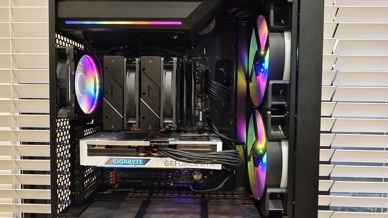 (舊殼開箱) 主打高風量的散熱布局，Fractal Design Torrent Compact & Nano開箱試用