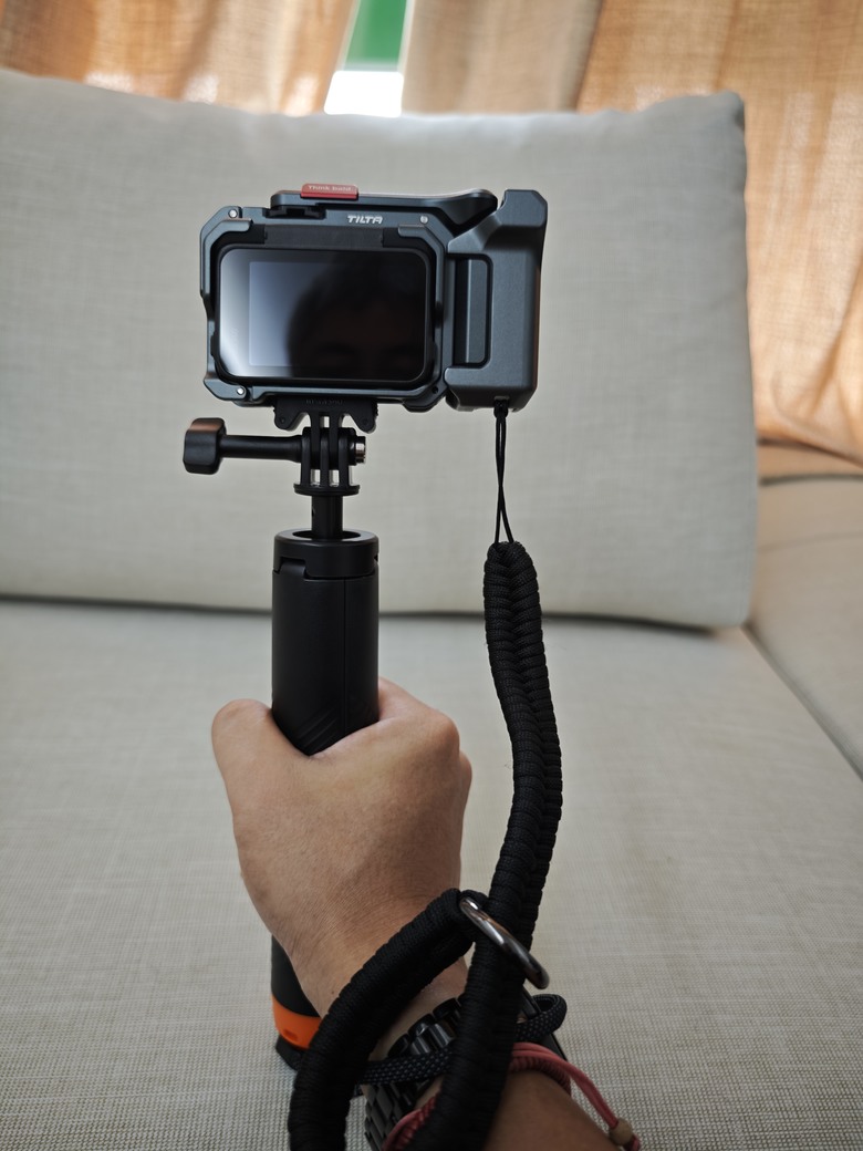 可供Insta360 Ace Pro 2使用的TELESIN浮力三腳架自拍桿開箱分享