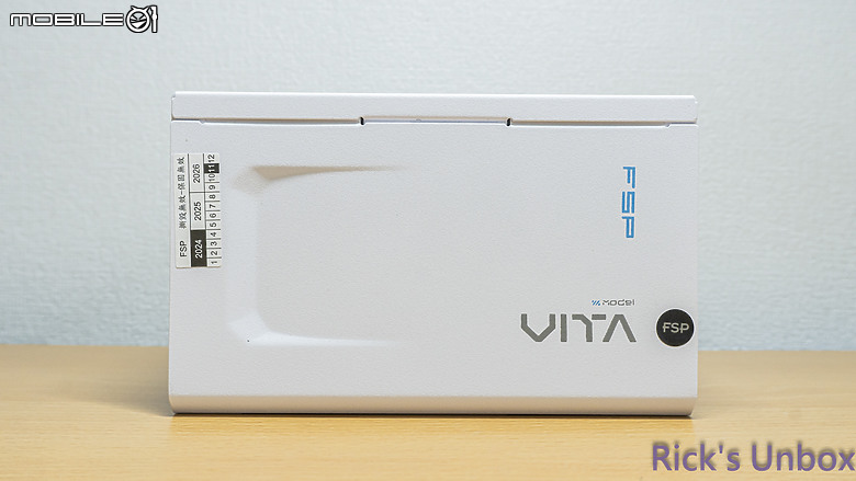點我看大圖 【開箱】來自台灣製造的金牌主流電源 | FSP VITA GM MIT 1000W WHITE