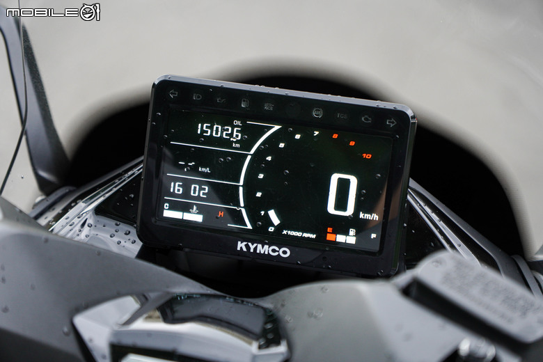 點我看大圖 KYMCO DOWNTOWN GT350 試乘|超乎預期的運動性、全方位黃牌大羊!