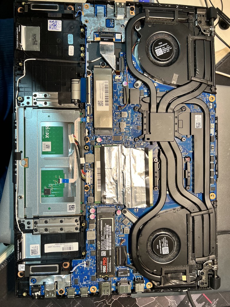 Asus TUF Gaming F15 clear CMOs
