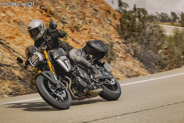 SUZUKI全新8T、8TT正式亮相!並雙平台復古車型發表!