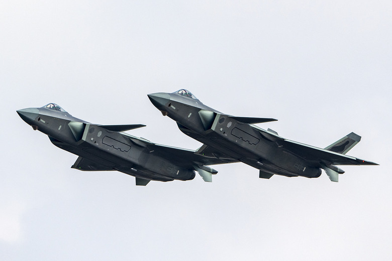 中國匿蹤戰機殲-20飛越對馬海峽 日韓軍方「毫不知情」掀熱議