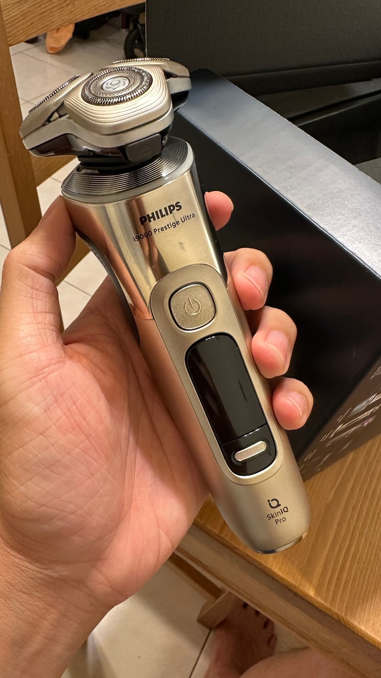 （開箱）PHILIPS XP9000系列旗艦電鬍刀的個人心得（文長）