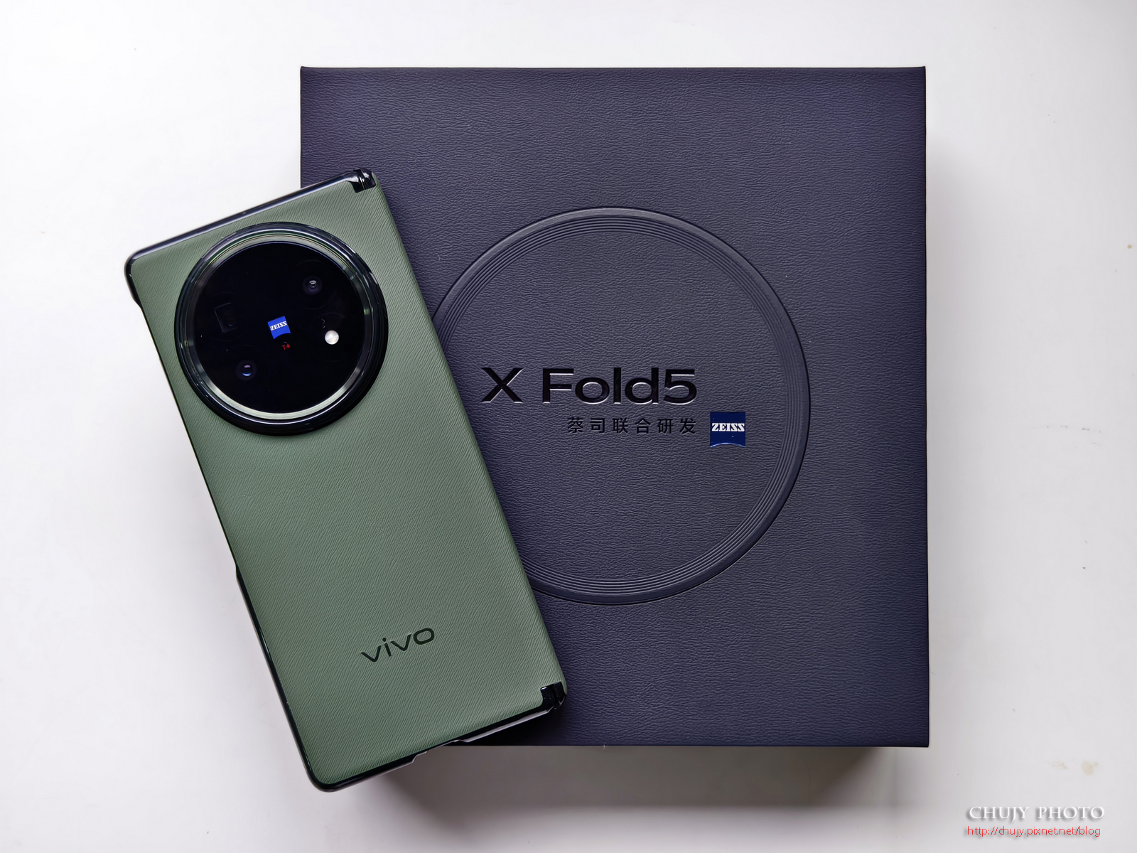 (chujy) vivo X Fold5 開箱體驗:輕薄大螢幕摺疊旗艦的全方位進化