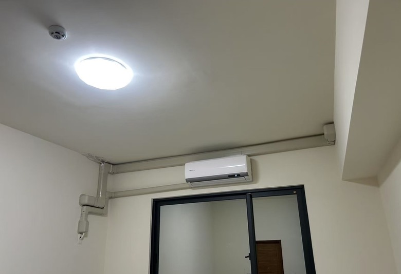 請教銅管遮住方法