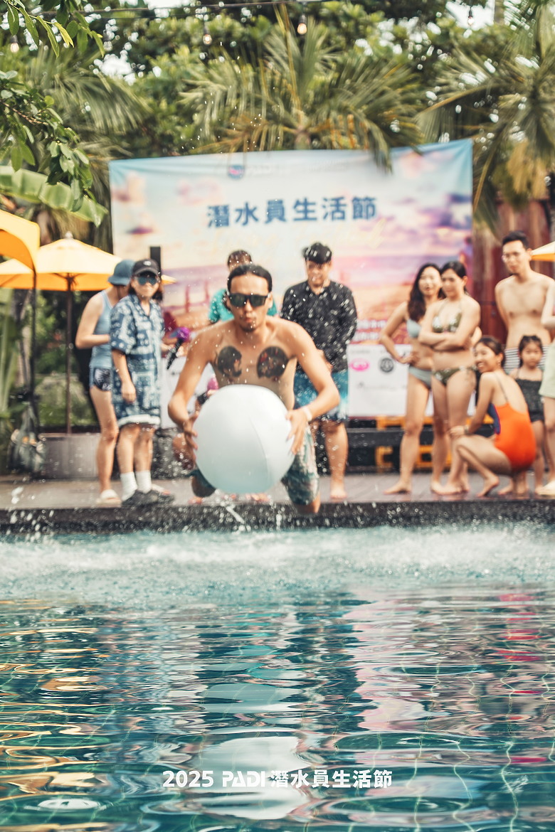 點我看大圖 (映像海洋) 一起潛進海洋,打擊海洋垃圾吧!in屏東墾丁feat. Garmin & PADI