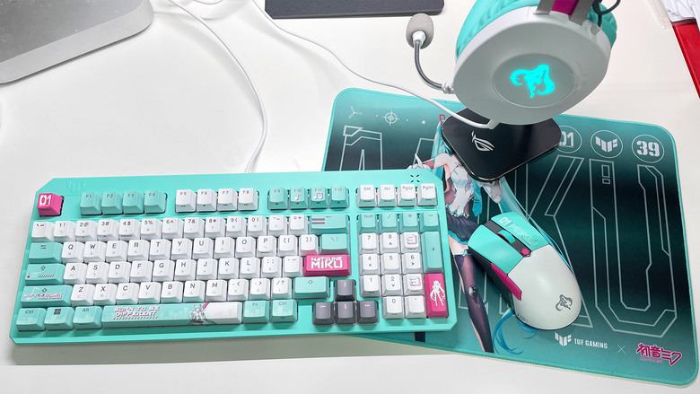 【阿洪開箱中】ASUS TUF Gaming × 初音未來 聯名電競套裝完整開箱!初音ミク Hatsune Miku (圖多)