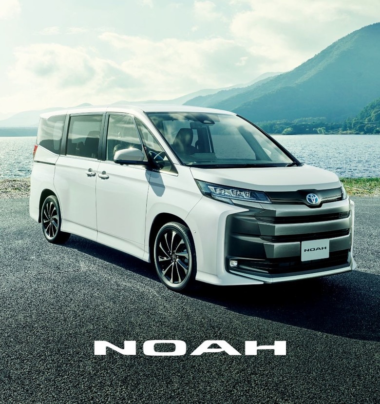 TOYOTA的 MPV (VOXY),和泰可以透露消息了吧!