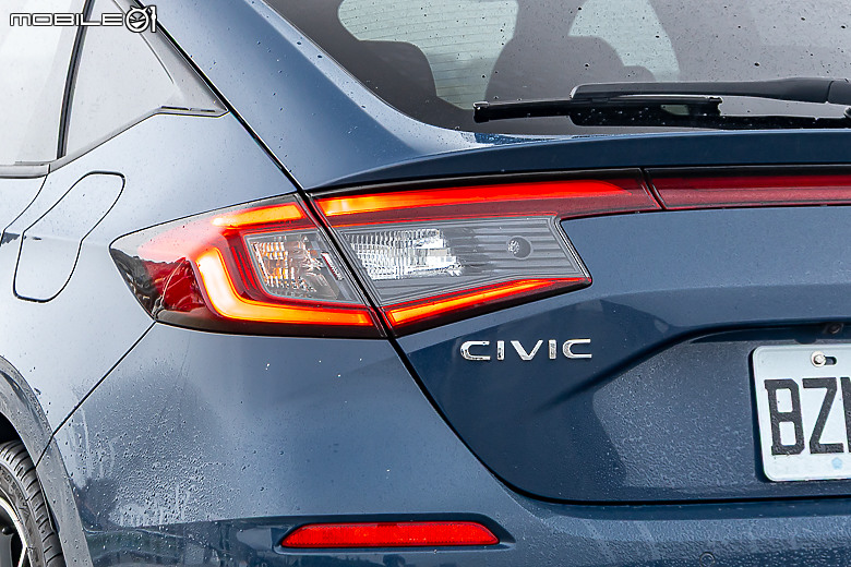 Honda 小改款 Civic e:HEV 試駕｜輕快好開又省油，均衡操控沒話說！