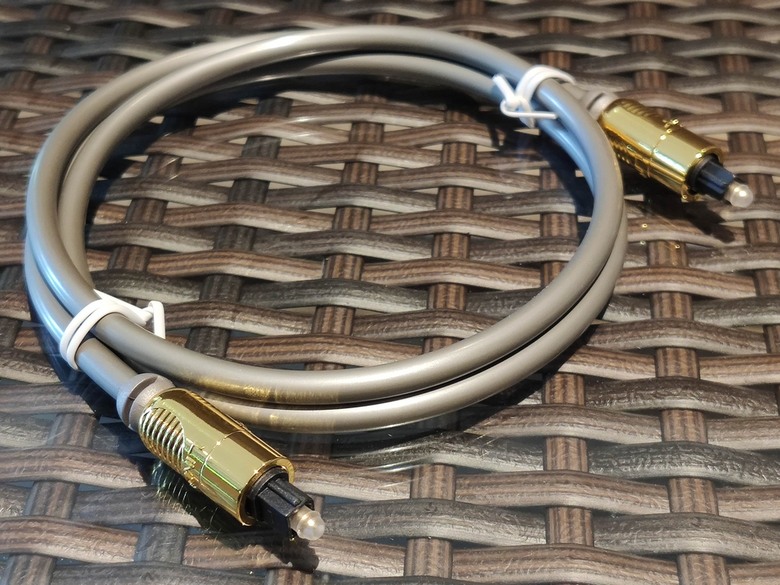 內建喇叭不夠力？試試LINDY 林帝 HDMI 4K 影音分離轉換器(38167) ，幫你音訊分離，聆聽最真實的聲音