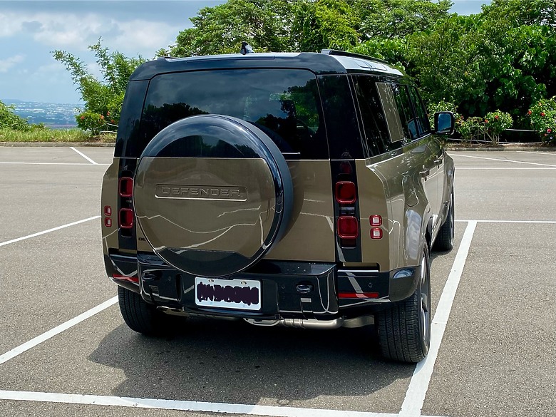 路虎衛士 Defender 110 D300 X-Dynamic HSE 貼 3M 極透隔熱紙