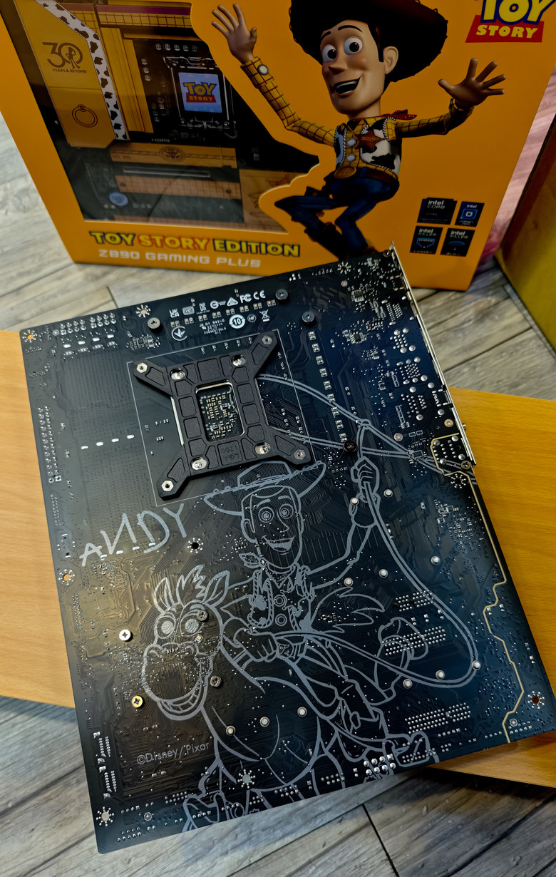 [開箱] MSI微星 TOY STORY 玩具總動員30周年紀念主機