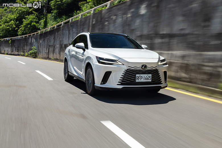 Lexus RX 450h+ 旗艦版試駕|淺嚐純電生活,從插電式油電動力開始!