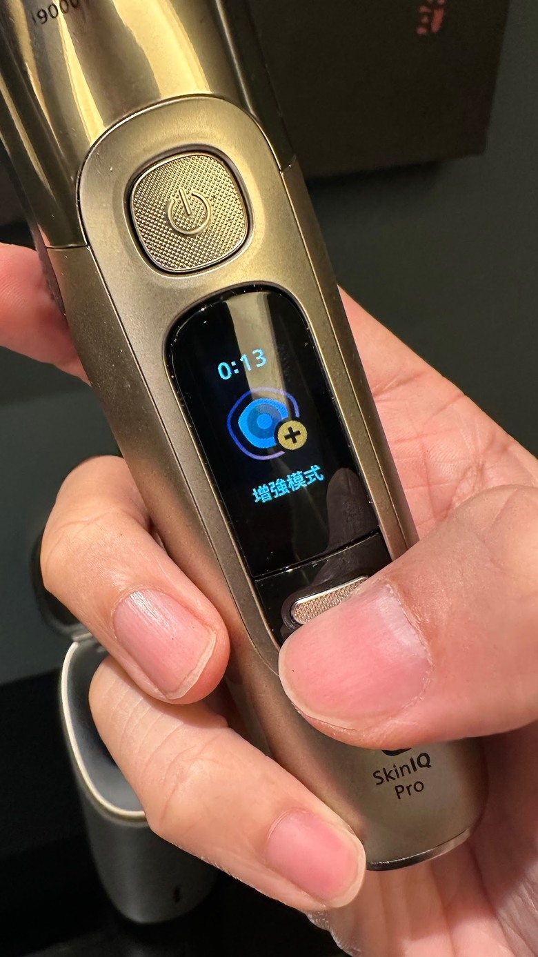 （開箱）PHILIPS XP9000系列旗艦電鬍刀的個人心得（文長）