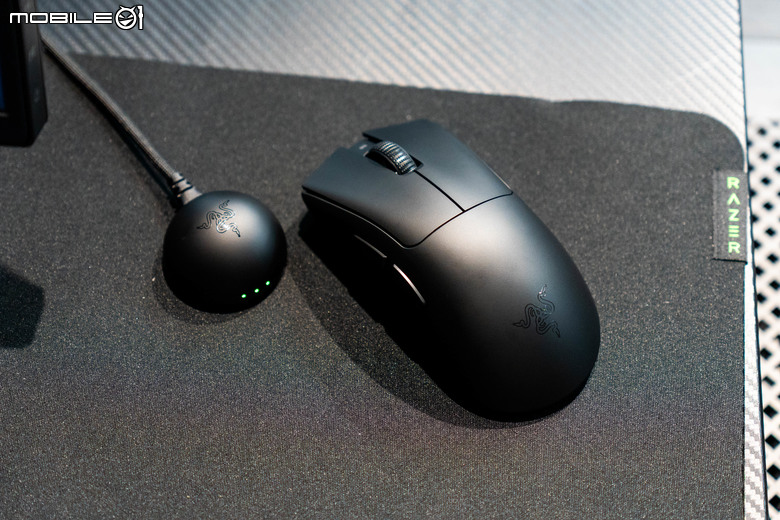 Razer DeathAdder V4 Pro 開箱試用 頂尖電競滑鼠性能再創顛峰之作