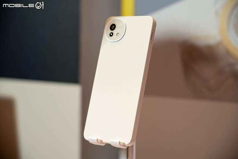 夏普在台推出輕旗艦新機 AQUOS R10，四防機 AQUOS wish5 首創「搖搖防護」功能！