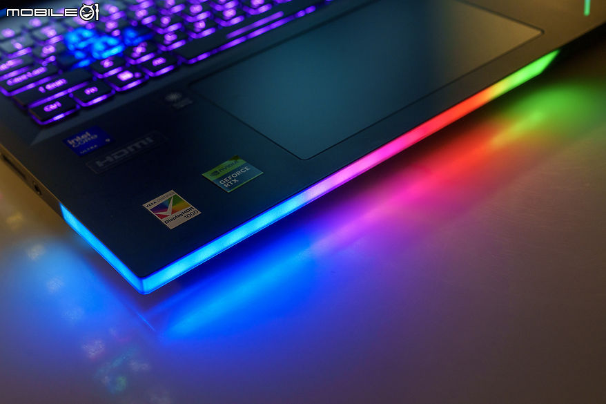 Acer Predator Helios 18 AI 測試報告｜旗艦掠奪者滿血回歸