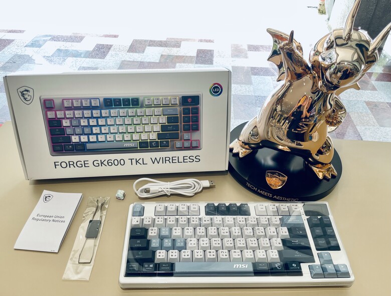 微星台中旗艦館 | 微星首把三模無線機械鍵盤FORGE GK600 TKL WIRELESS，獨家搶先看