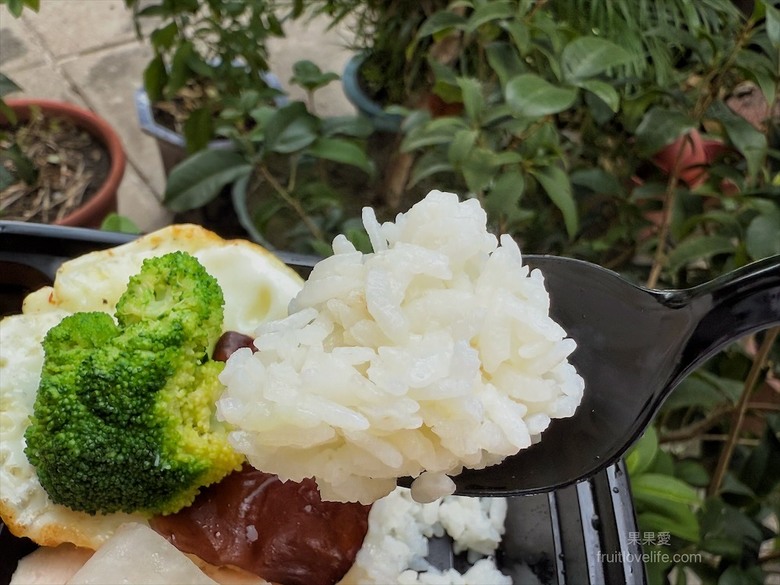 創意燴飯餐盒,舒肥肉品+獨家七種自製醬料,健康美味外帶外送新選擇!