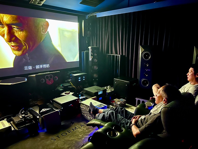 Digital Projection E-Vision 10000i 4K+ RGB家用高對比鏡頭版頂級投影機試用：8000流明正「電影院」級的高級影像表現！
