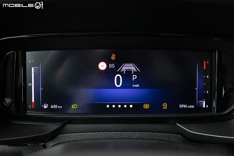 Opel Combo Life Premium 試駕｜挾德藝美學登台參戰，啟七座 MPV 瑜亮之爭！