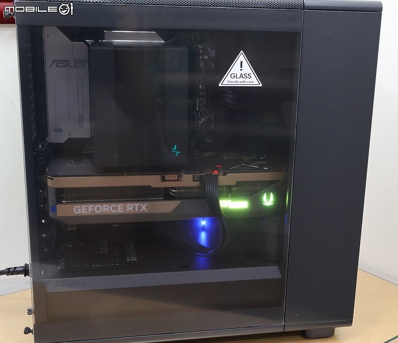 點我看大圖 North 的簡約平價版 Fractal Design Epoch 開箱