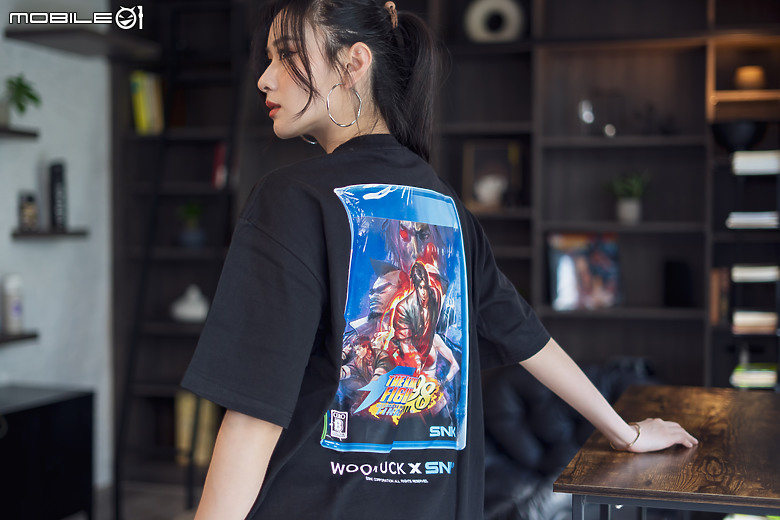 《拳皇 '98 UM》x WOODSTUCK 聯名服飾第二彈|再戰經典、燃起街頭!