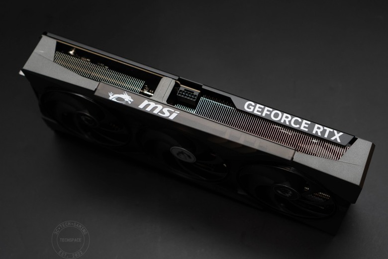MSI GeForce RTX 5070 12G GAMING TRIO OC 開箱評測 | 霸氣流線龍魂傳承、4K 門檻輕鬆跨過