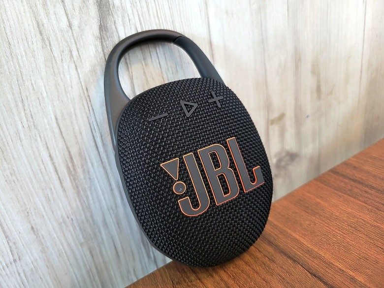 🎧 JBL Clip 5 開箱分享|小身材大能量,出遊必備的音樂好夥伴!