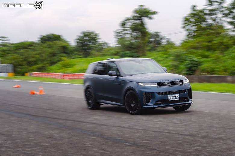 Range Rover Sport SV 大鵬灣賽道試駕｜不只上得了林道，現在更下得了賽道！
