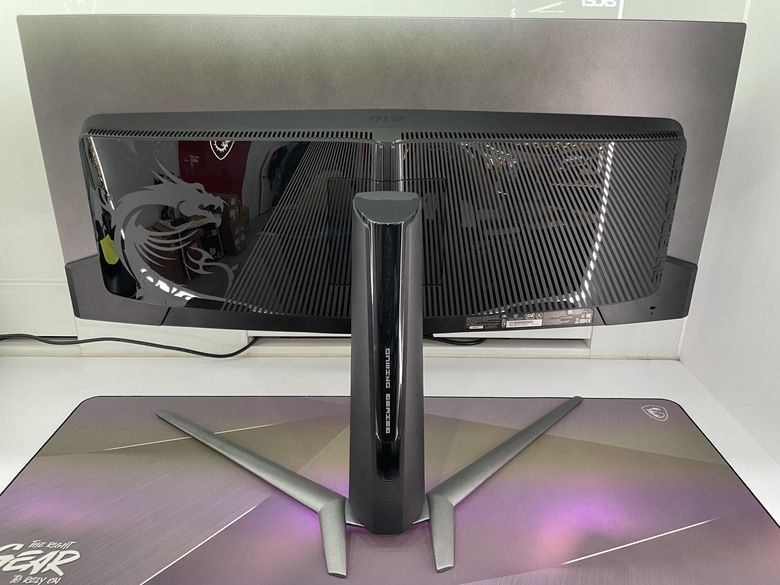台中微星旗艦館 | MSI MAG 341 CQP QD-OLED 一旦入手就停不下來