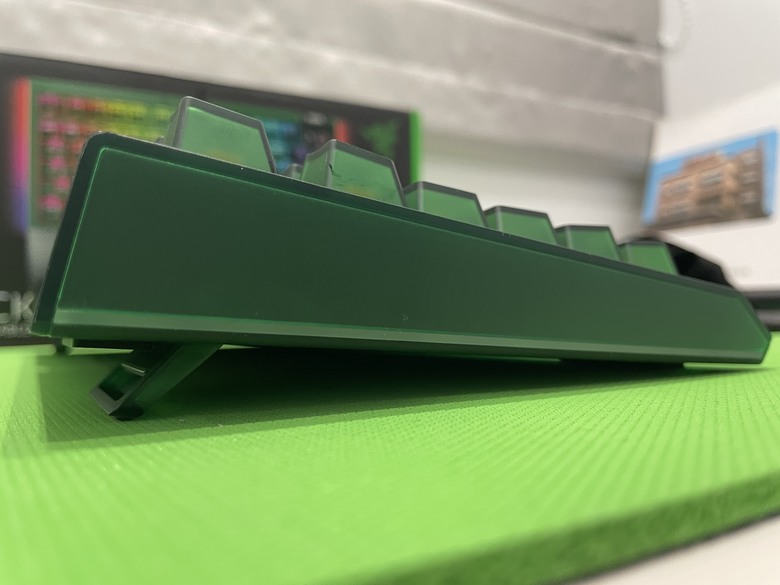 【阿洪開箱中】雷蛇 Razer Phantom 幻影綠系列整組開箱實測心得｜RGB 美學全面解放，透明設計再掀桌面革命！