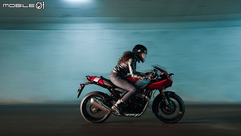 Triumph 印製新車 Thruxton 400 正式登場!動力上漲運動性更強?!