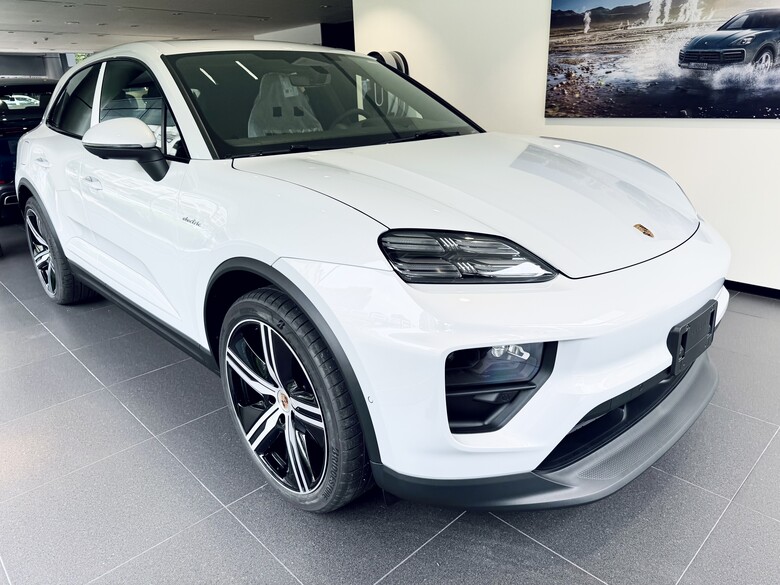 點我看大圖 【開箱】Porsche Macan 4|從訂車到交車流程、選配與隔熱紙分享