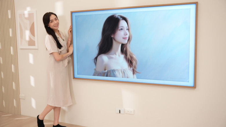 【阿洪開箱中】三星 Samsung The Frame Pro｜顏值與實力兼具的全方位進化，從藝術擺設躍升影音旗艦款