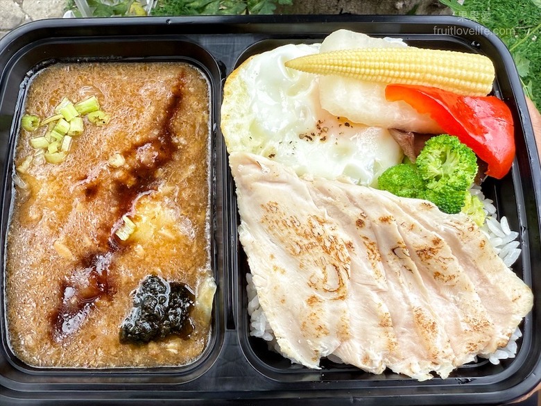 創意燴飯餐盒,舒肥肉品+獨家七種自製醬料,健康美味外帶外送新選擇!