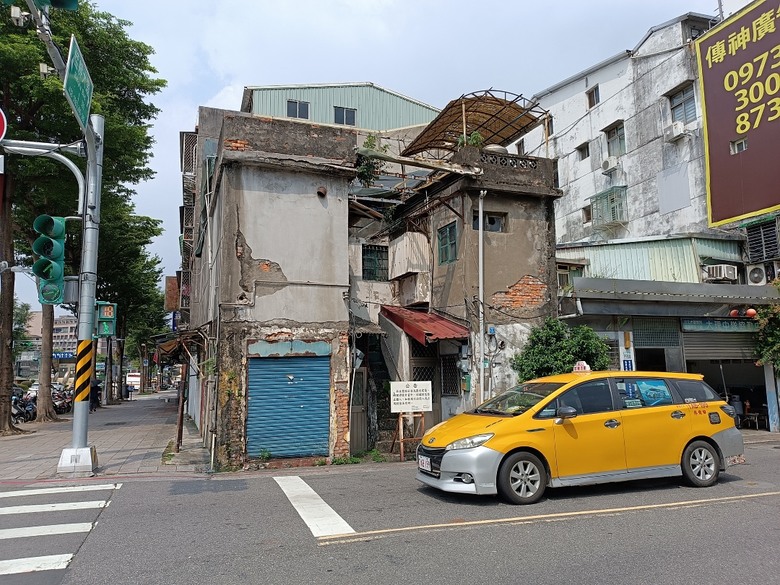 臺北製糖所文化園區、萬華林宅｜星巴克 艋舺門市、仁濟療養院、萬華故事館、青年公園游泳池、金義合行、艋舺集義宮、艋舺洪氏祖厝、萬華國中活動中心、雙園國小健康樓、五〇年代首批整建住宅 — 臺北市區小旅行之南艋舺半日散策