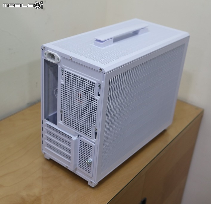 點我看大圖 視博通 SA185 簡約網狀 M-ATX 千元 Type C 機殼