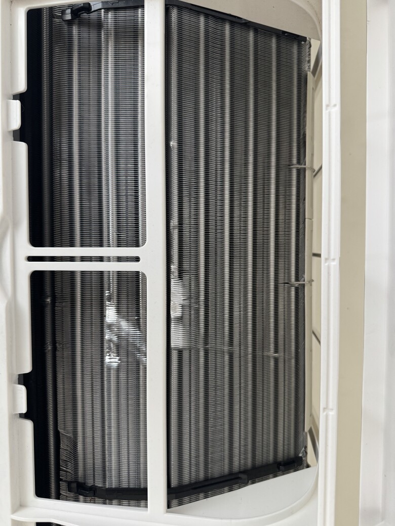 點我看大圖 大金冷氣蒸發器疑似不是全新品,想聽大家的看法